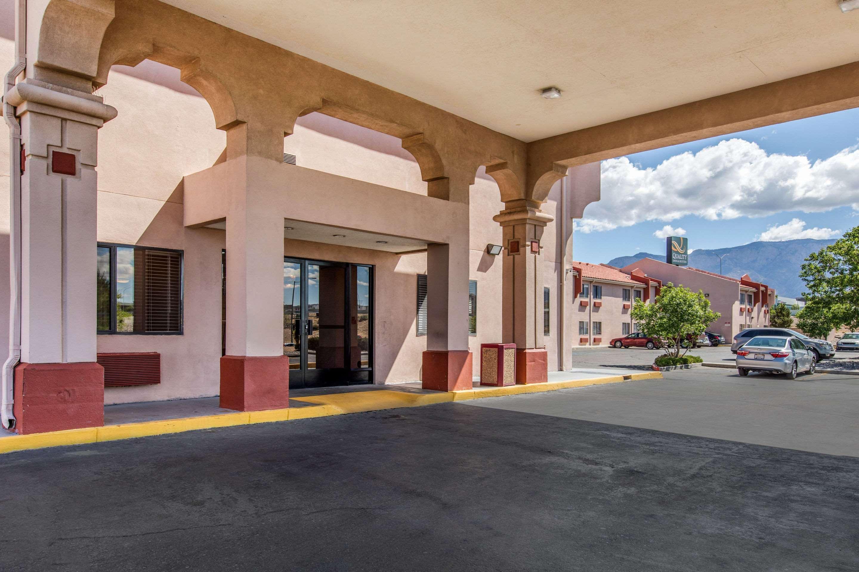 Quality Inn & Suites Albuquerque North Near Balloon Fiesta Park Exterior foto